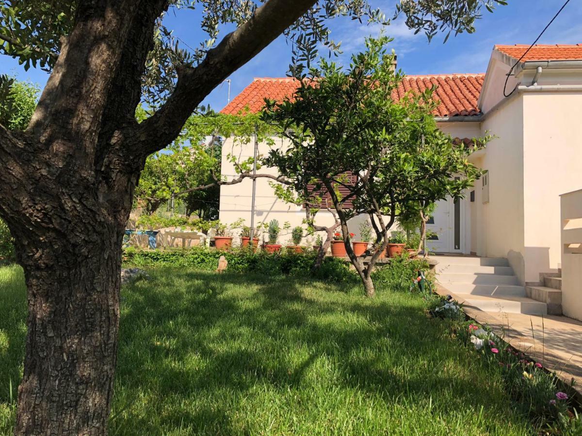 Roses Apartment Lukoran Екстериор снимка