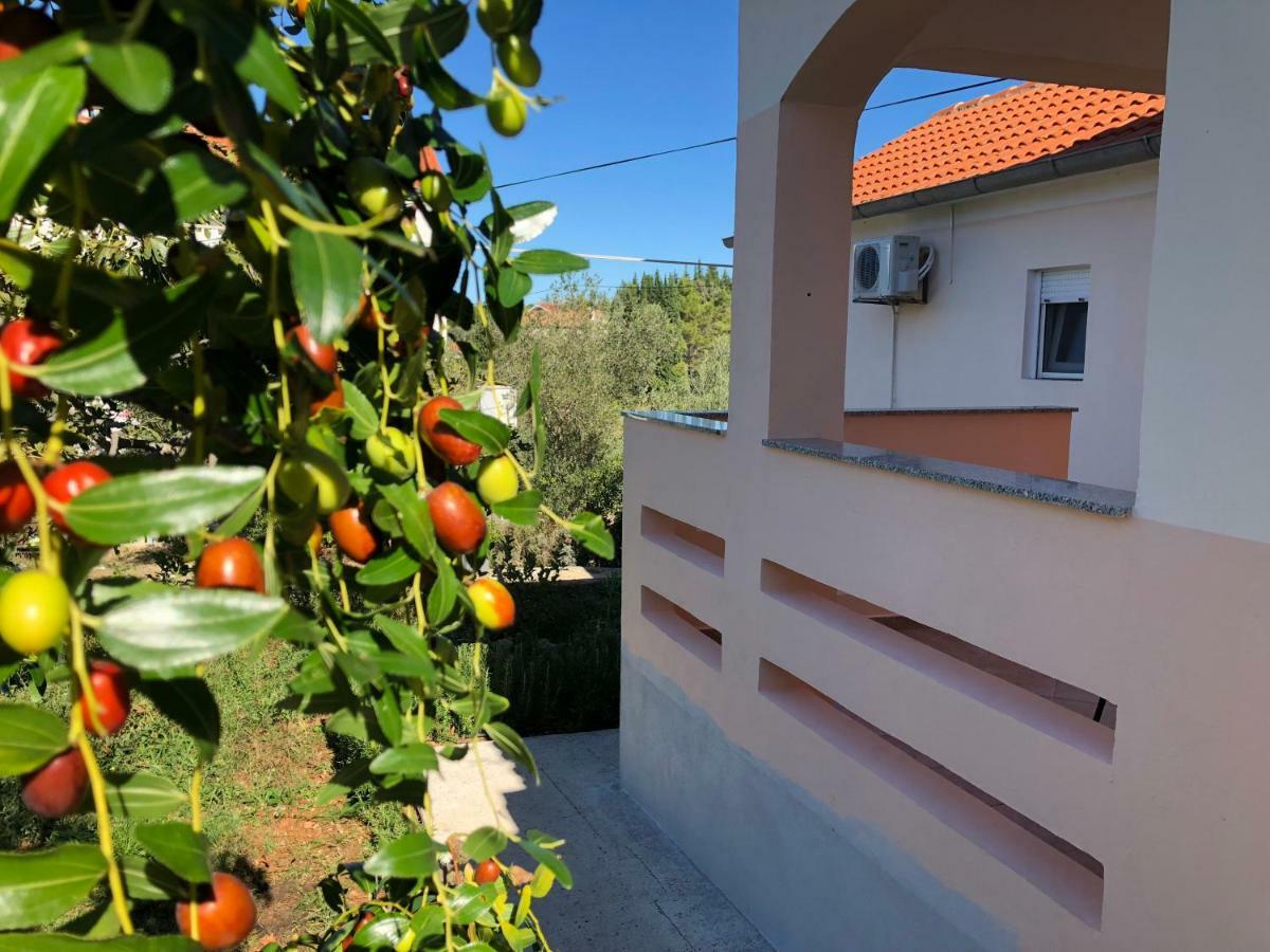 Roses Apartment Lukoran Екстериор снимка
