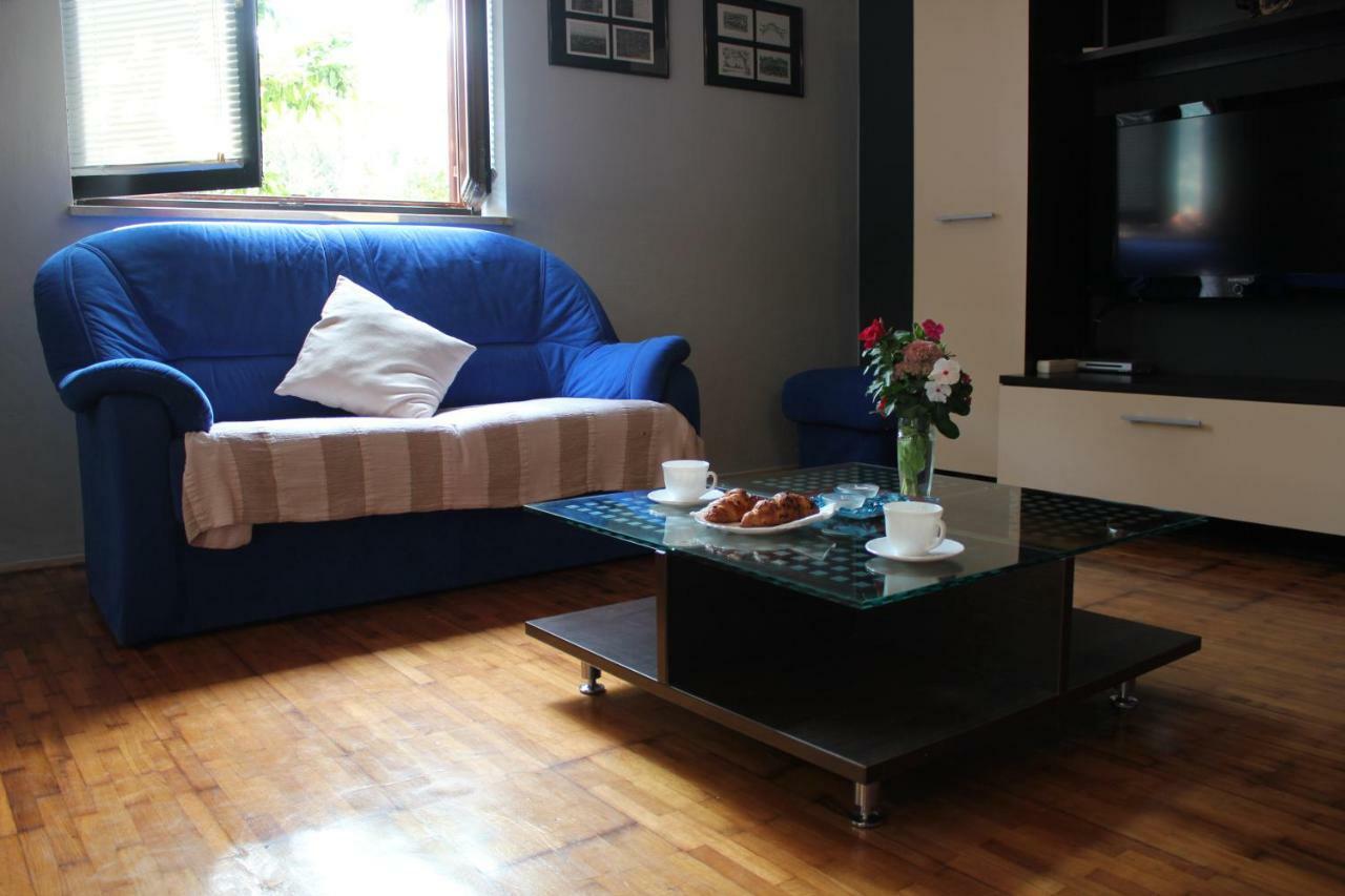Roses Apartment Lukoran Екстериор снимка