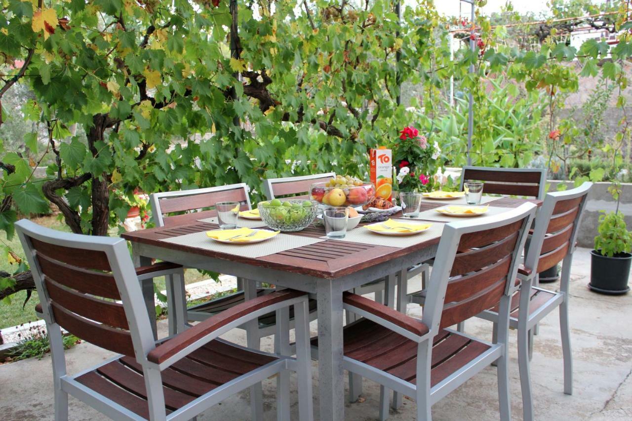 Roses Apartment Lukoran Екстериор снимка